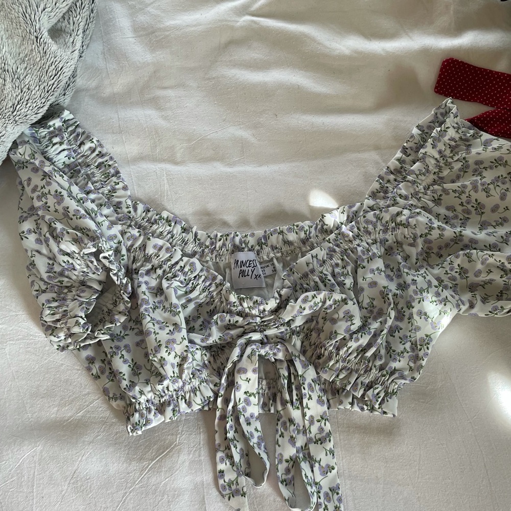 Princess Polly, size 8, cropped blouse